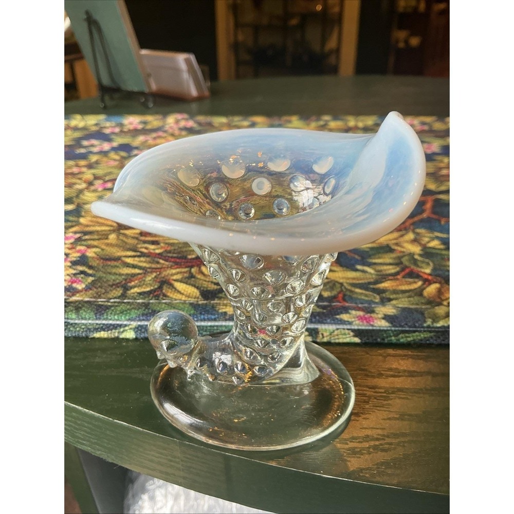 VTG Fenton Cornucopia Bud Vase Hobnail White&Clear Glass 3.5" X 3.25"